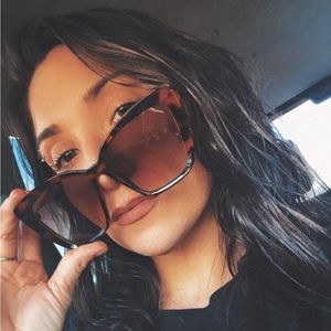 Meet your Posher, Courtney